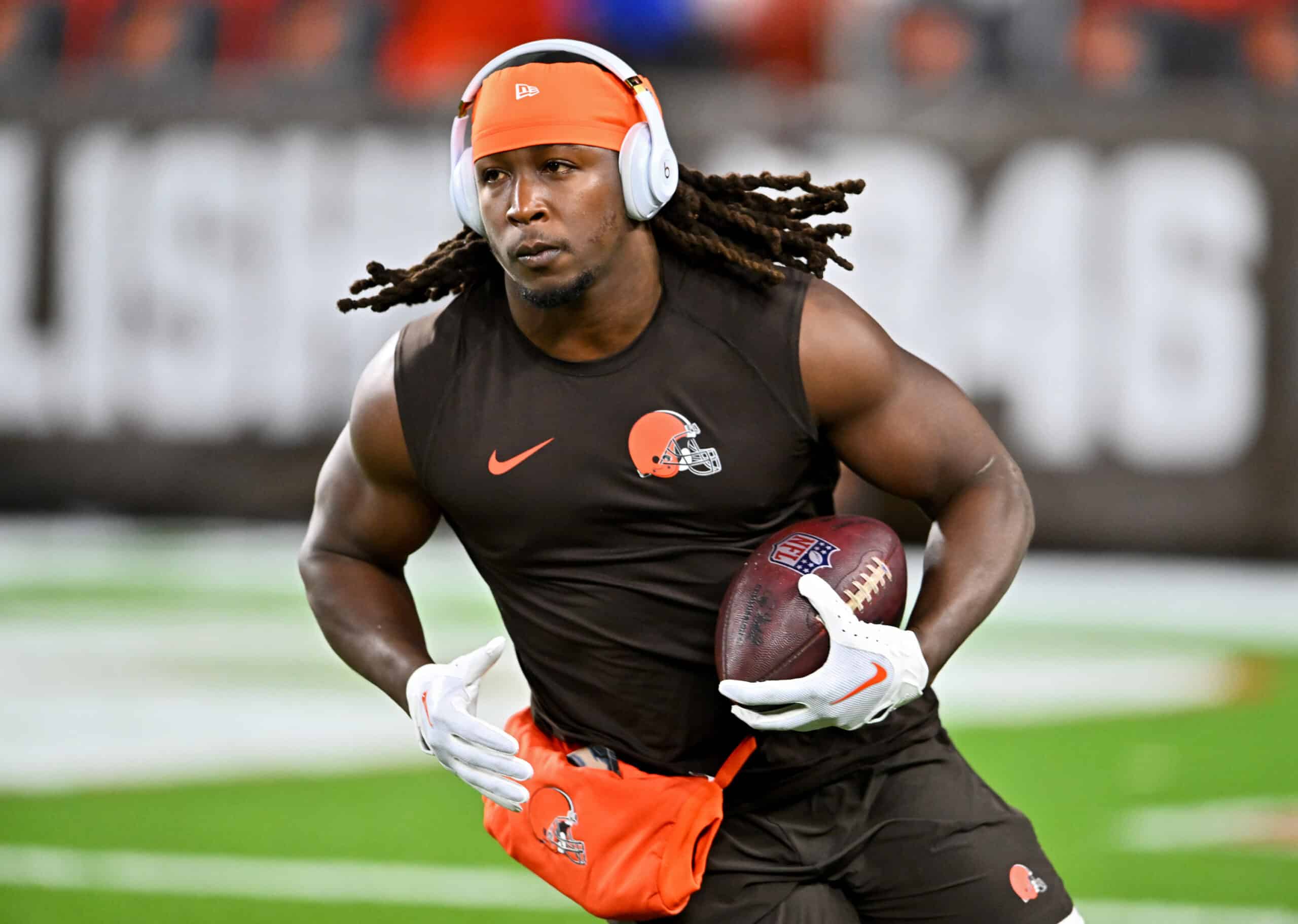 Kareem Hunt #27 of the Cleveland Browns warms up prior to the start of the game against the Cincinnati Bengals at FirstEnergy Stadium on October 31, 2022 in Cleveland, Ohio.