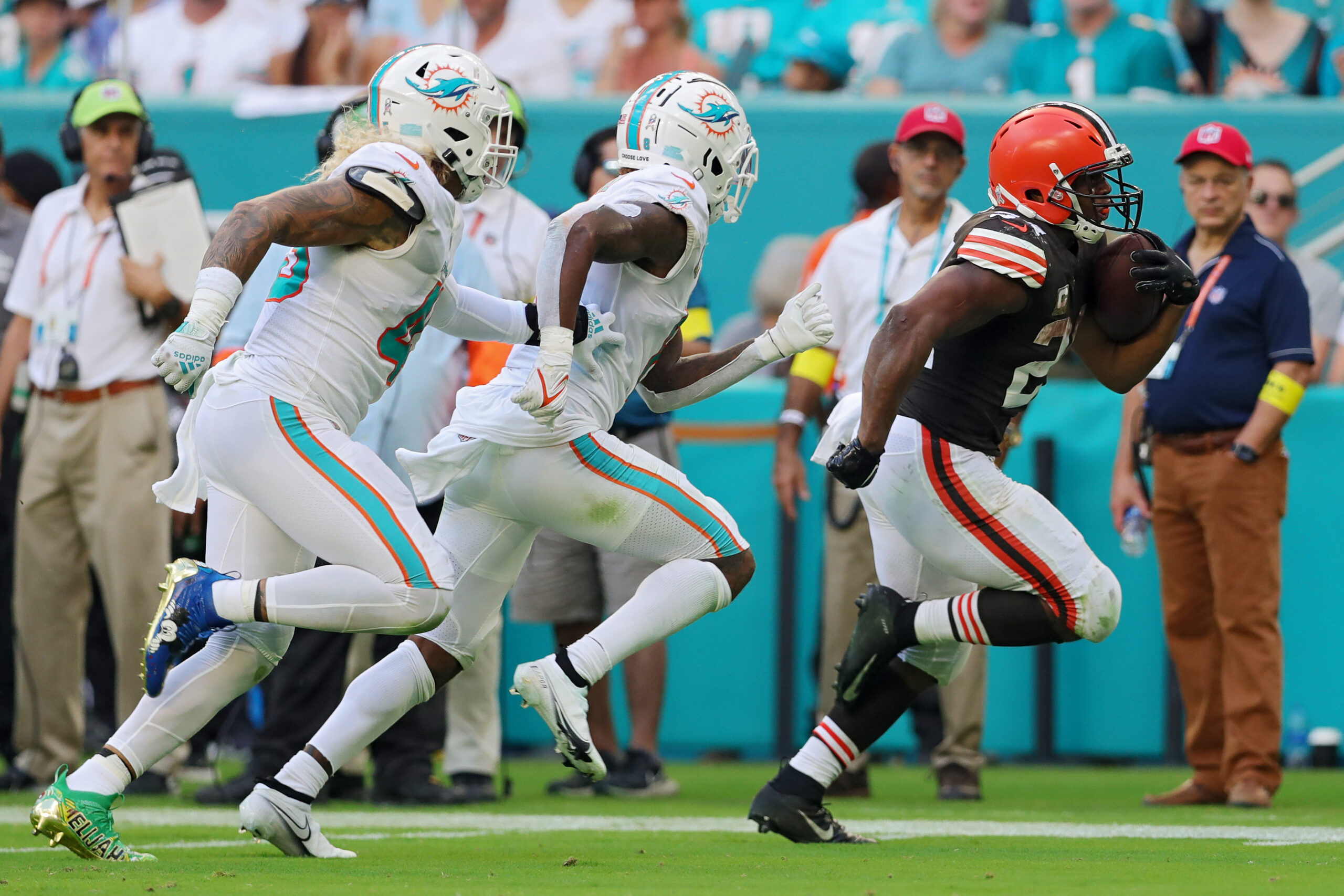 Nick Chubb #24 of the Cleveland Browns rushes for a touchdown in the fourth quarter of the game against the Miami Dolphins at Hard Rock Stadium on November 13, 2022 in Miami Gardens, Florida.