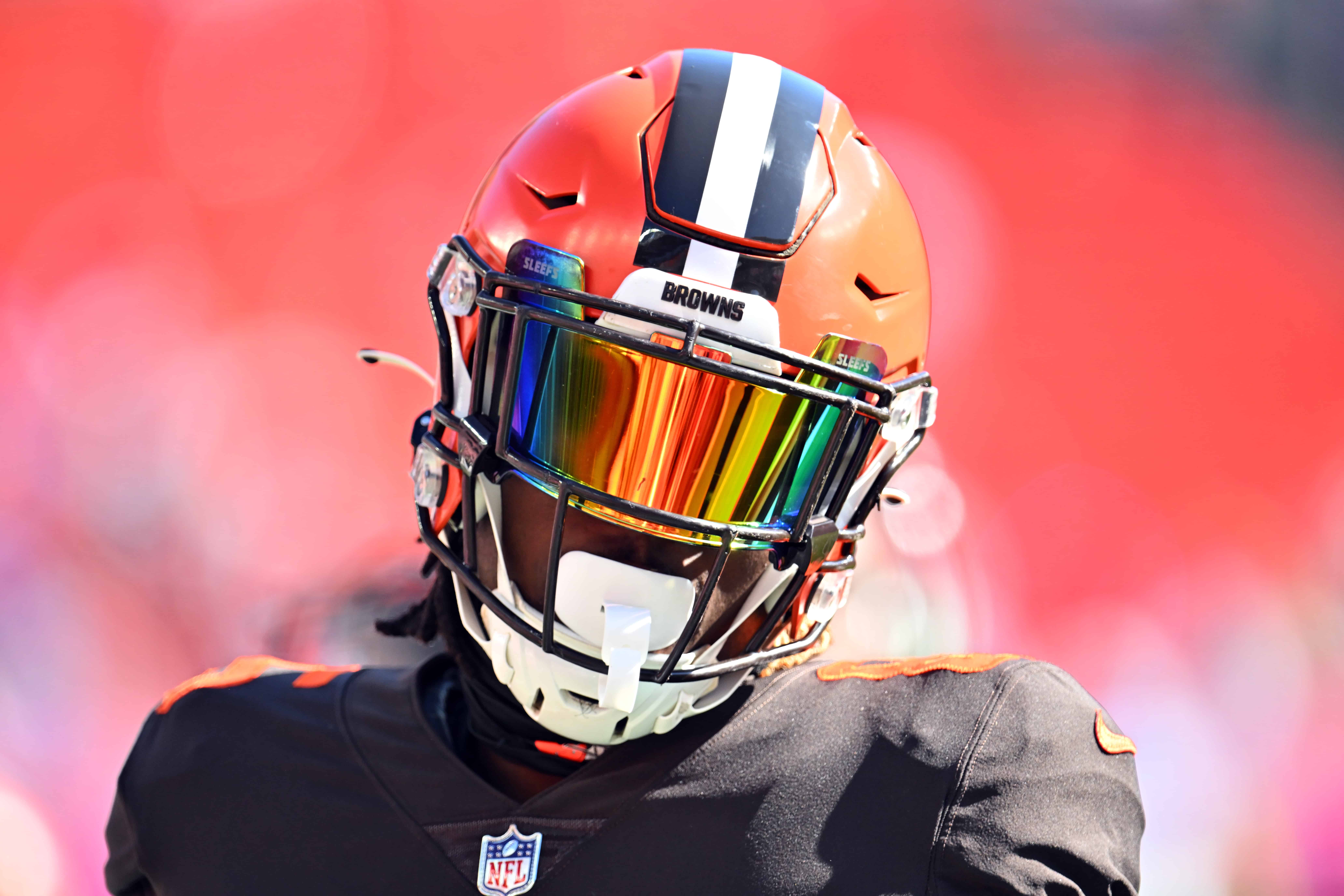 David Njoku #85 of the Cleveland Browns looks onward during warm ups before his game against the Los Angeles Chargers at FirstEnergy Stadium on October 09, 2022 in Cleveland, Ohio.