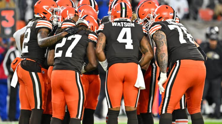 Deshaun Watson #4 of the Cleveland Browns huddles with his team during the first quarter against the Baltimore Ravens at FirstEnergy Stadium on December 17, 2022 in Cleveland, Ohio.