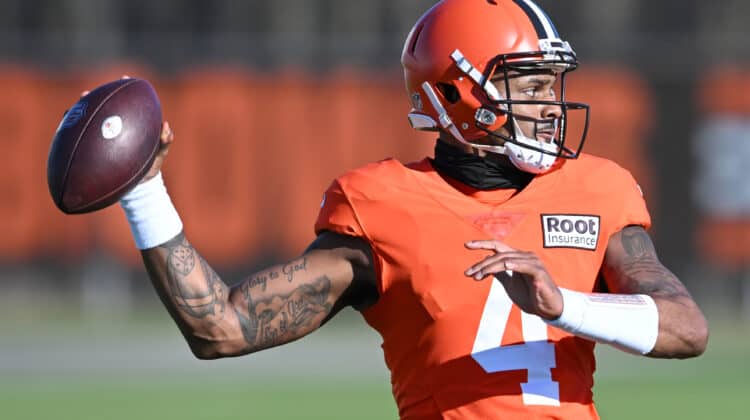 Deshaun Watson #4 of the Cleveland Browns throws a pass during a practice at CrossCountry Mortgage Campus on November 23, 2022 in Berea, Ohio.