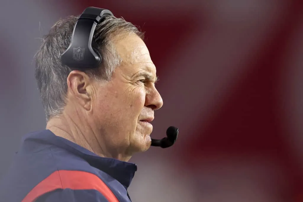 Browns Fans Delight In Peyton Manning’s MNF Belichick-Modell Story