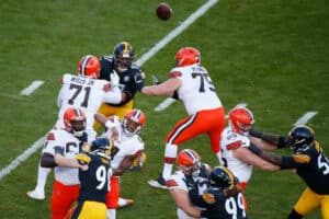 Cleveland Browns v Pittsburgh Steelers