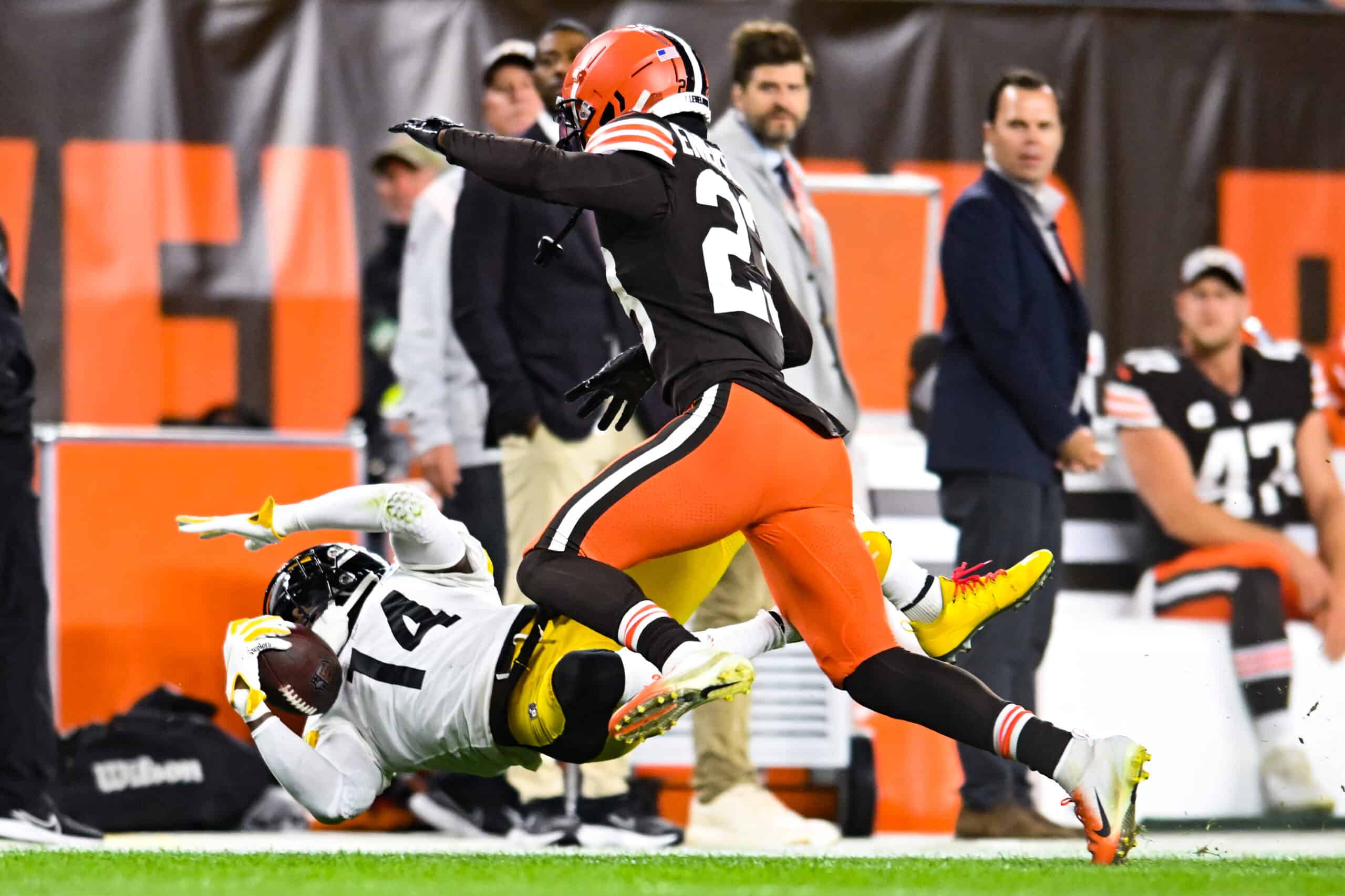 George Pickens #14 of the Pittsburgh Steelers makes a one handed catch ahead of Martin Emerson Jr. #23 of the Cleveland Browns during the second quarter at FirstEnergy Stadium on September 22, 2022 in Cleveland, Ohio.