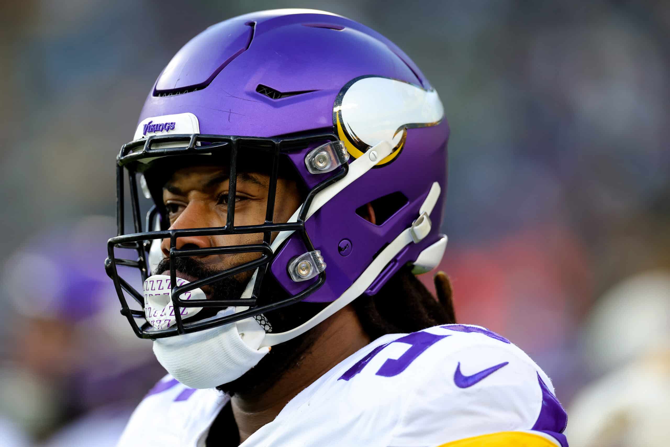 Za'Darius Smith #55 of the Minnesota Vikings warms up prior to a game against the Green Bay Packers at Lambeau Field on January 01, 2023 in Green Bay, Wisconsin. 