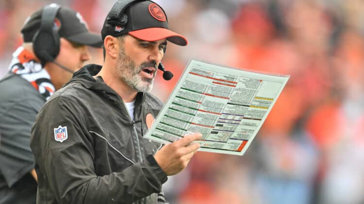 Head coach Kevin Stefanski of the Cleveland Browns calls the play against the Cincinnati Bengals during the first half at Cleveland Browns Stadium on September 10, 2023 in Cleveland, Ohio.