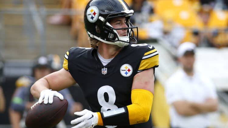 Kenny Pickett #8 of the Pittsburgh Steelers looks to throw a pass in the second half of a game against /sanat Acrisure Stadium on September 10, 2023 in Pittsburgh, Pennsylvania.