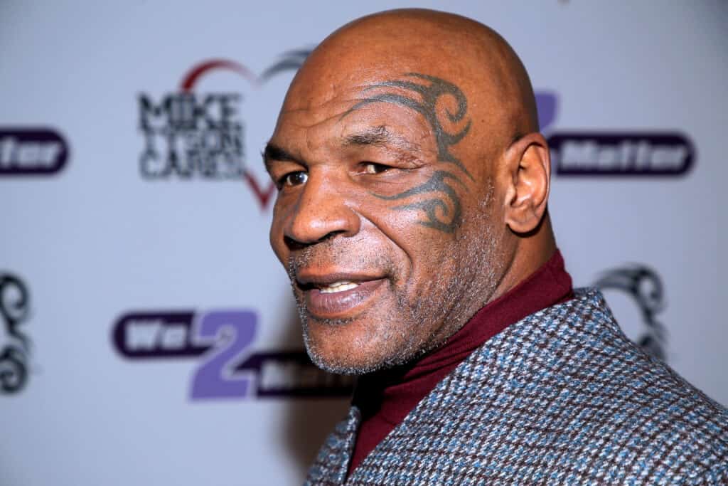 Browns Defender Ran Into Legendary Boxer While In Los Angeles