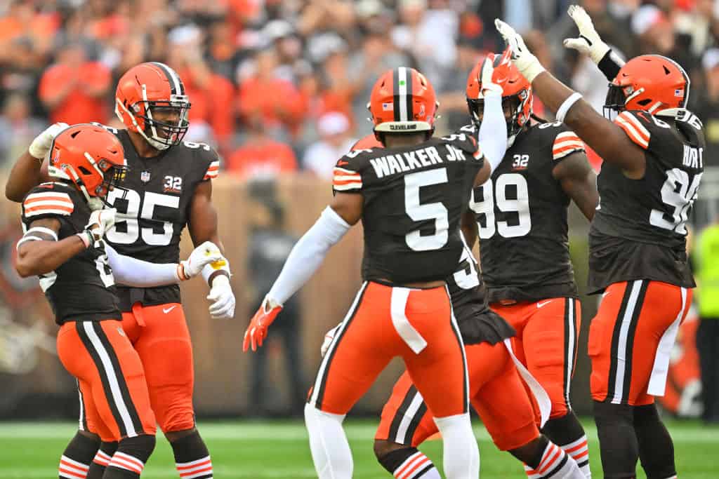 Cleveland Browns celebrate sack