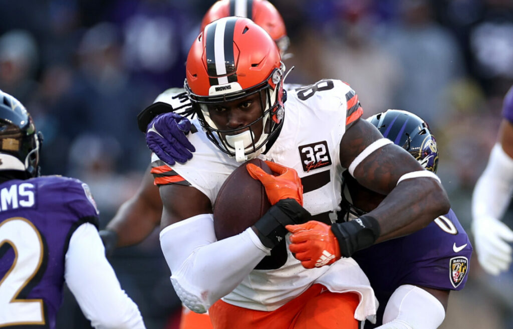 Analyst Goes Wild Over David Njoku Video