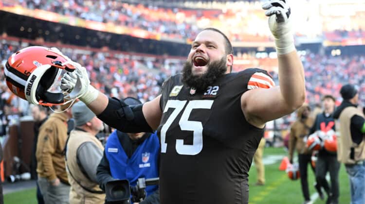 Joel Bitonio #75 of the Cleveland Browns celebrates after beating the Pittsburgh Steelers 13-10 at Cleveland Browns Stadium on November 19, 2023 in Cleveland, Ohio.