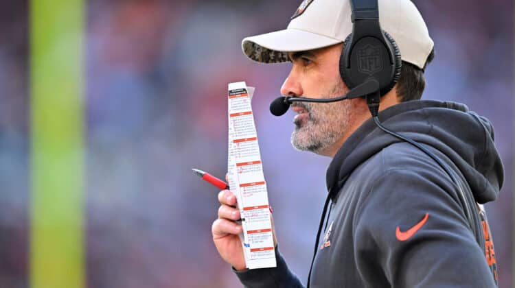 CLEVELAND, OHIO - NOVEMBER 19: Head coach Kevin Stefanski of the Cleveland Browns calls plays in the fourth quarter against the Pittsburgh Steelers at Cleveland Browns Stadium on November 19, 2023 in Cleveland, Ohio. (