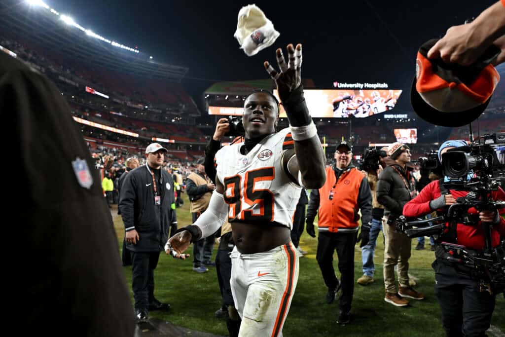 David Njoku Pays Special Visit To Ohio School