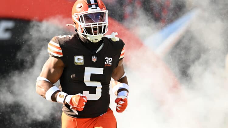 Cleveland Browns defender Anthony Walker Jr.