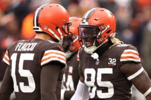 Cleveland Browns players Joe Flacco and David Njoku