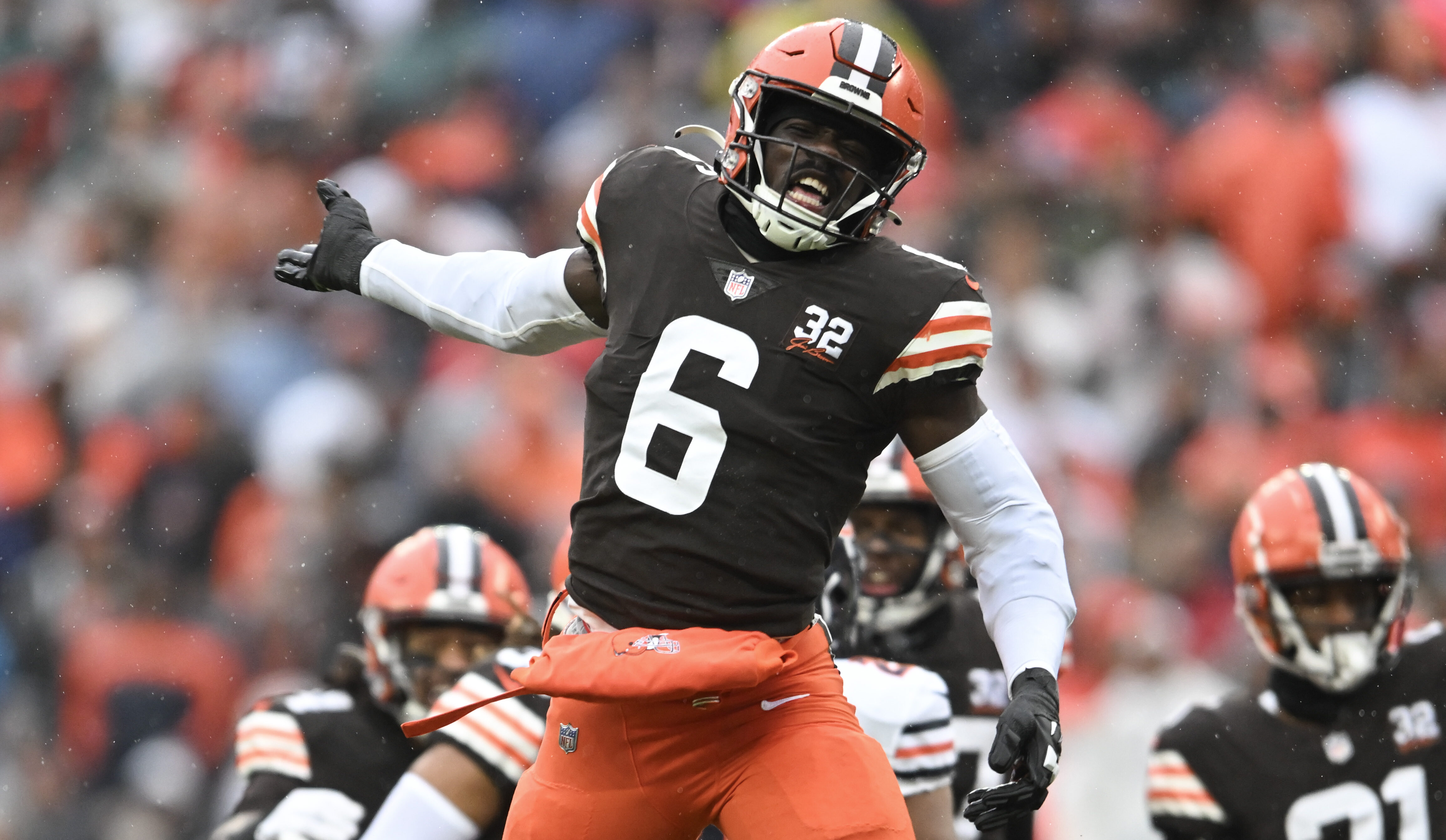 Cleveland Browns defender Jeremiah Owusu-Koramoah