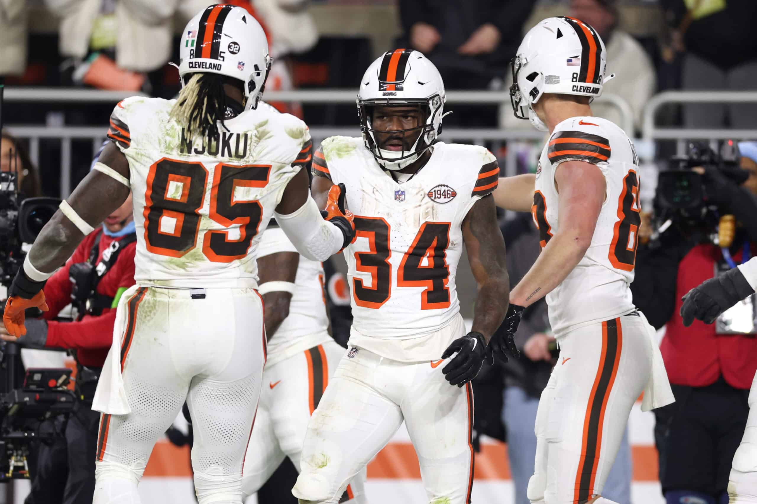 CLEVELAND, OHIO - DECEMBER 28: Jerome Ford #34 of the Cleveland Browns celebrates a touchdown against the New York Jets at Cleveland Browns Stadium on December 28, 2023 in Cleveland, Ohio