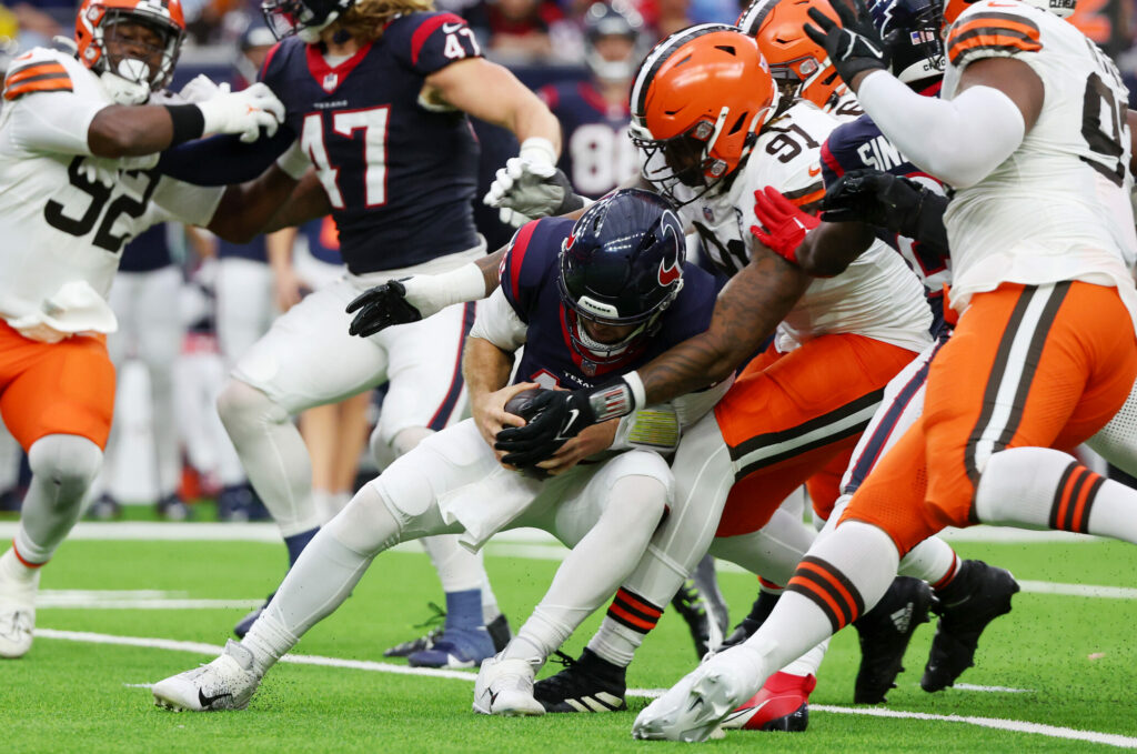 Analyst Explains Why He Doesn’t Love the Texans Against the Browns