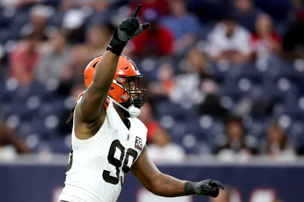 Graphic Shows How Browns’ Defensive Duo Has Dominated This Season