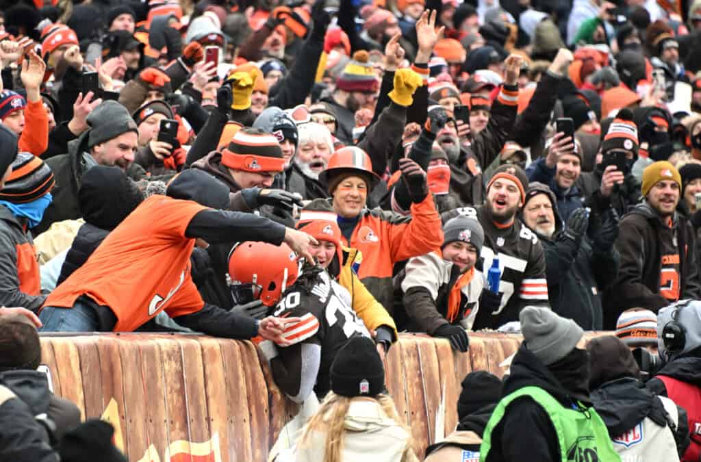 Josh Cribbs Reacts To Rival WR Hyping Up Atmosphere In Cleveland