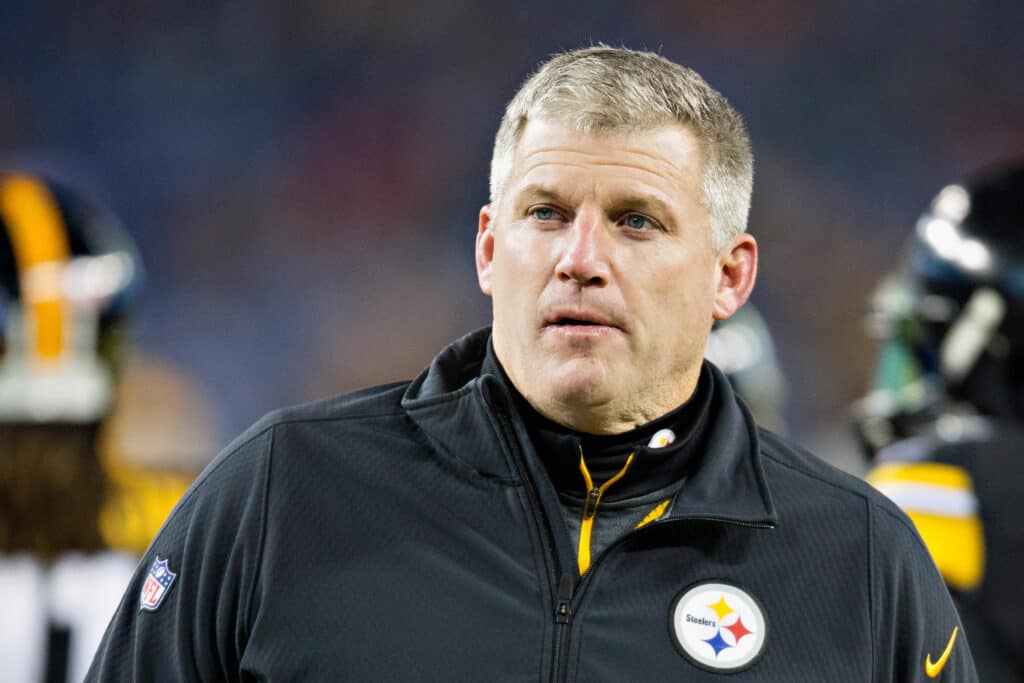 Reporter Suggests NFL Legend As New Browns OL Coach