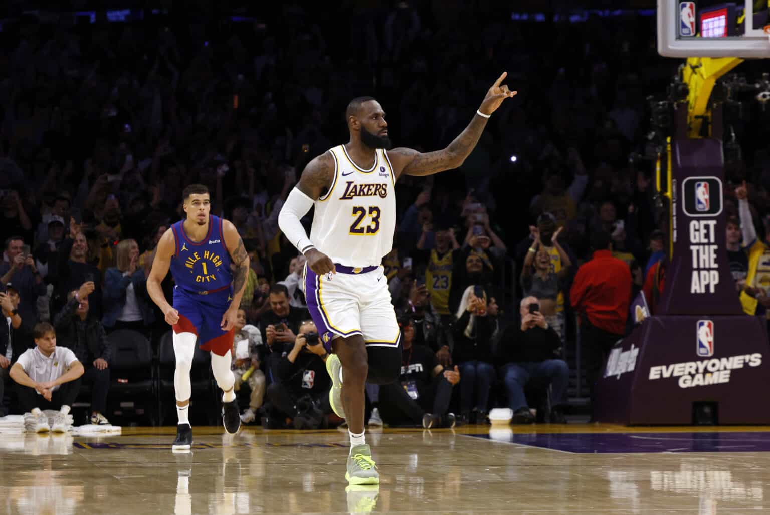 Los Angeles Lakers forward LeBron James