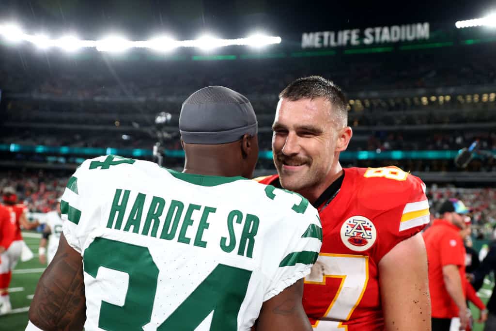 Justin Hardee #34 of the New York Jets congratulates Travis Kelce #87 of the Kansas City Chiefs after the game at MetLife Stadium on October 01, 2023 in East Rutherford, New Jersey. 