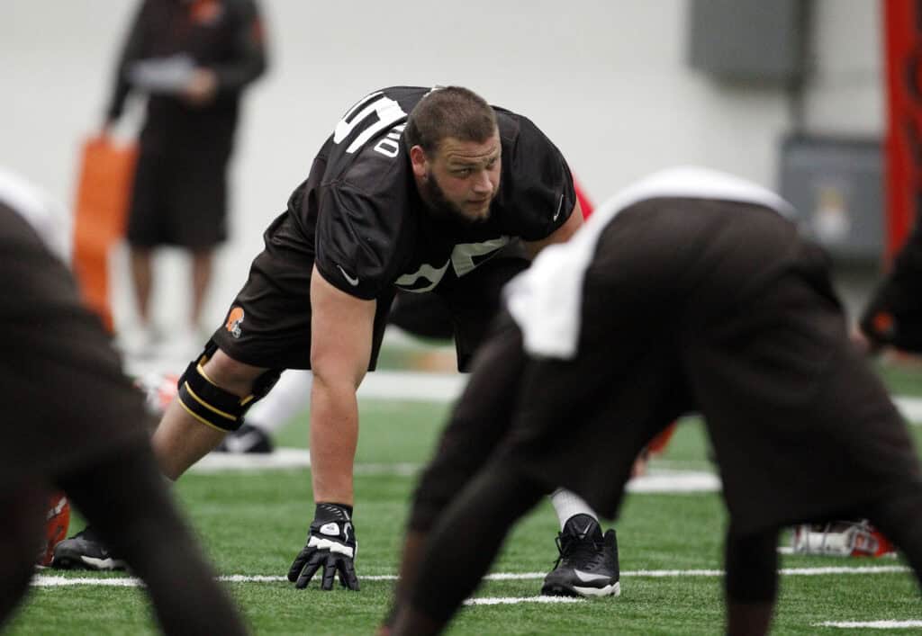 Browns Insider Reveals Likely Plan For Offensive Line On Sunday