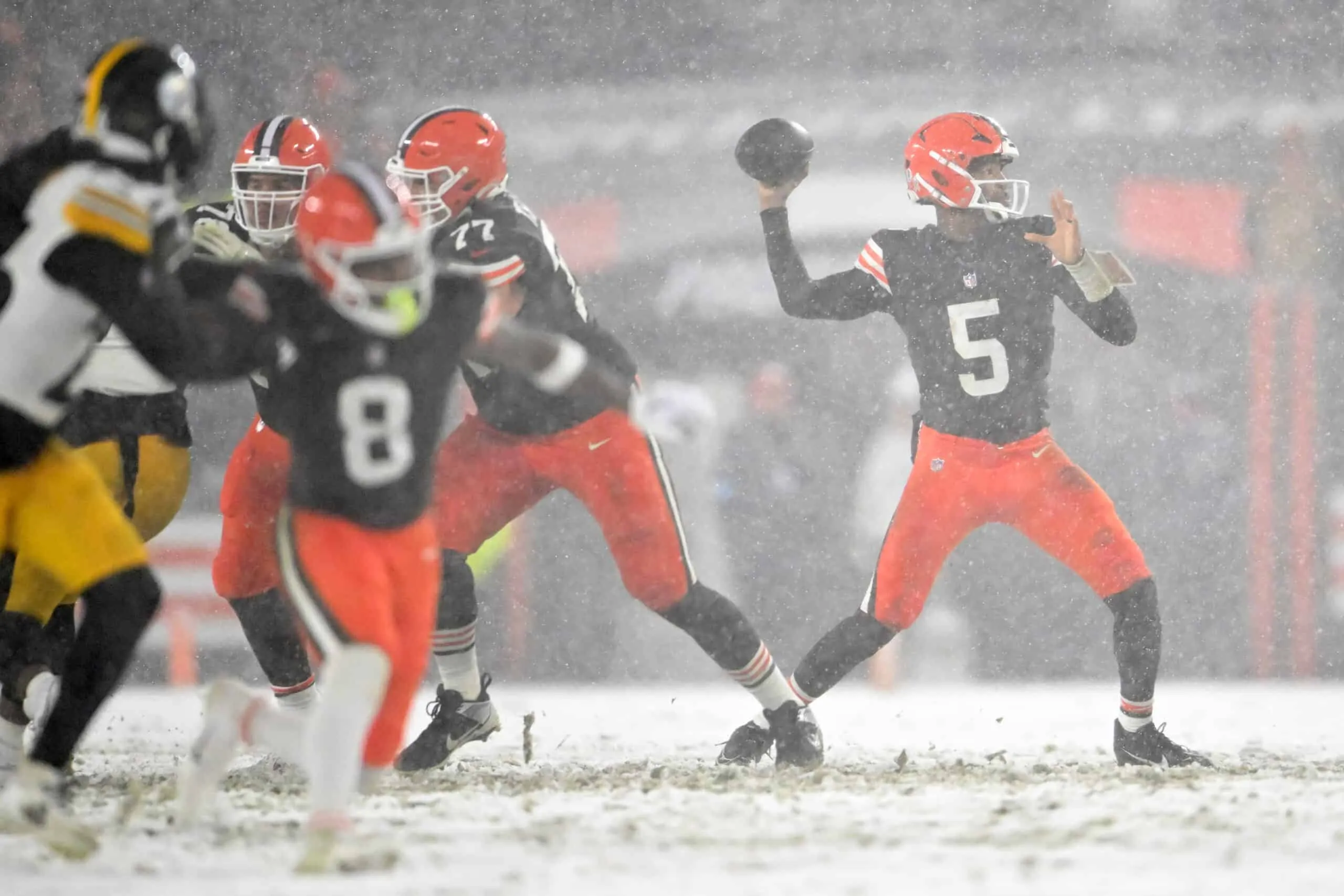 Jameis Winston’s Reaction To Playing His First Snow Game Is Going Viral