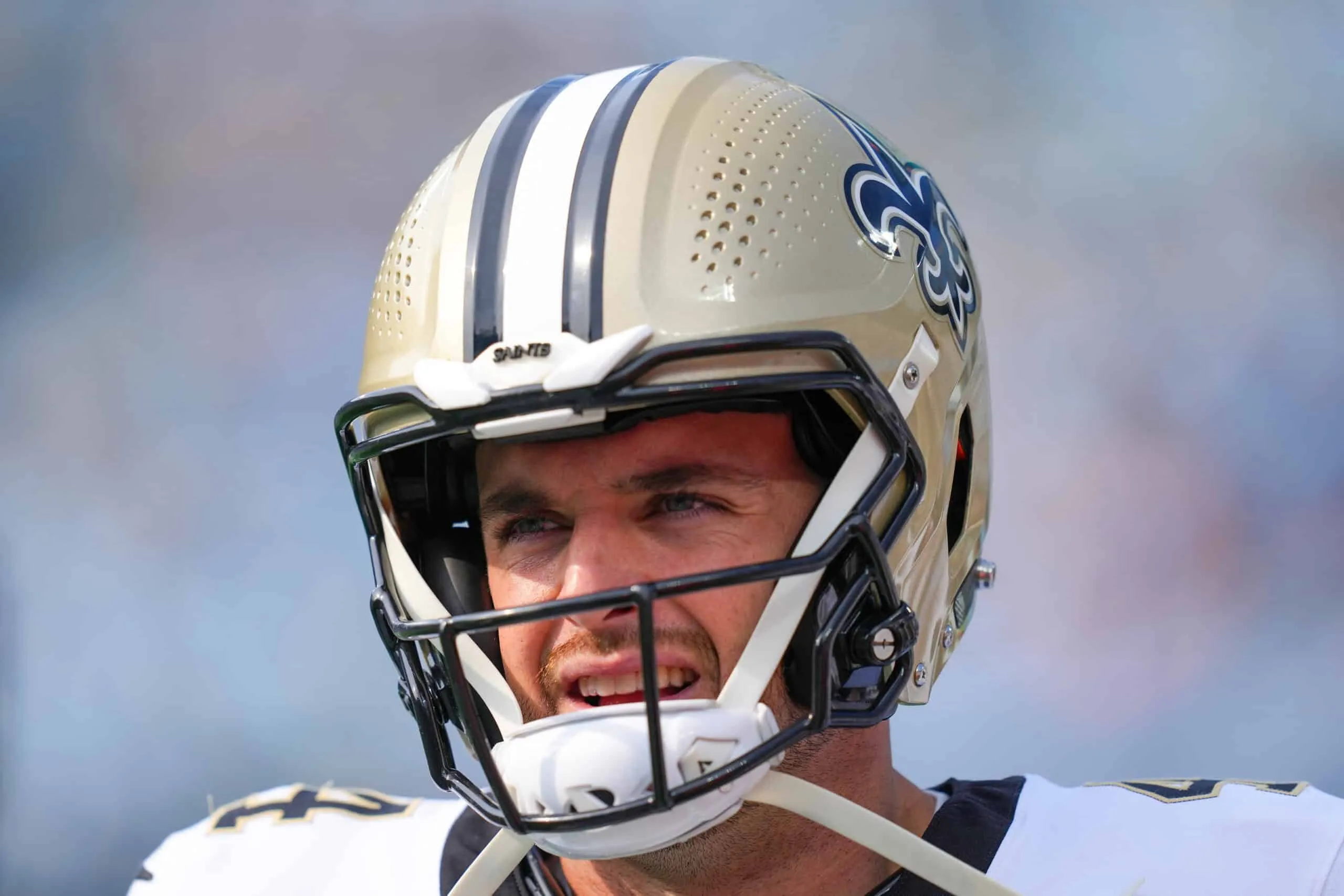 Derek Carr Makes A Big Statement About Jameis Winston