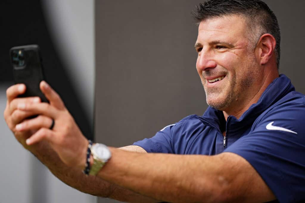 Fans Are Linking Mike Vrabel To Potential College Opening