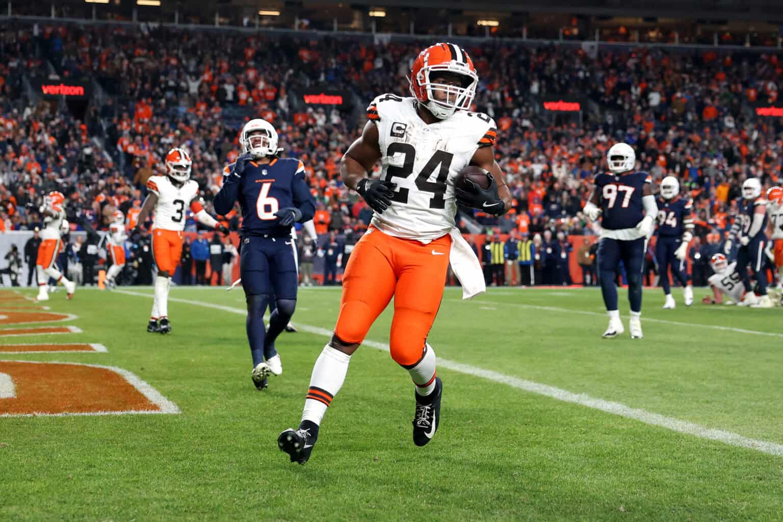Insider Reveals How Browns Should Handle Nick Chubb's Free Agency