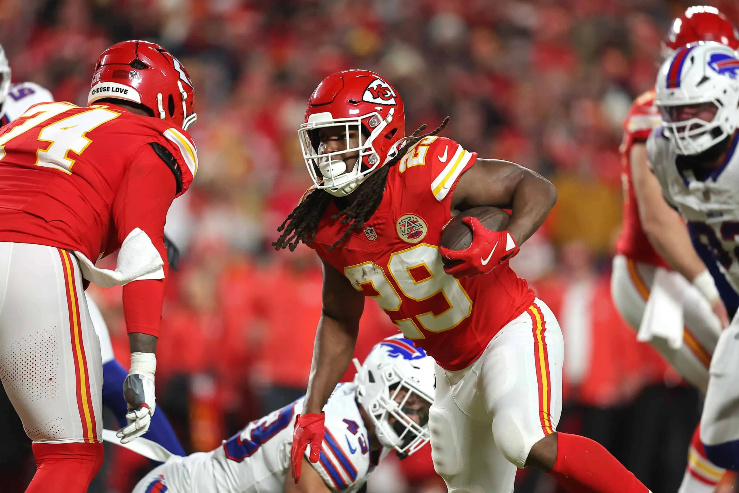 Analyst Defends Browns For Not Re-Signing Kareem Hunt