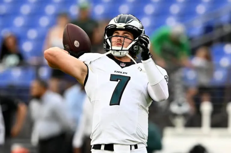 BALTIMORE, MARYLAND - AUGUST 09: Kenny Pickett #7 of the Philadelphia Eagles warms up before the preseason game against the Baltimore Ravens at M&T Bank Stadium on August 09, 2024 in Baltimore, Maryland.