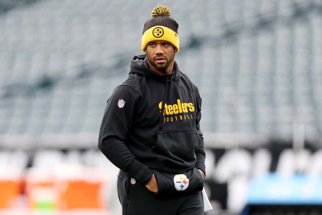 Insider Names 2 QBs Browns May Pursue If They Don’t Sign Russell Wilson
