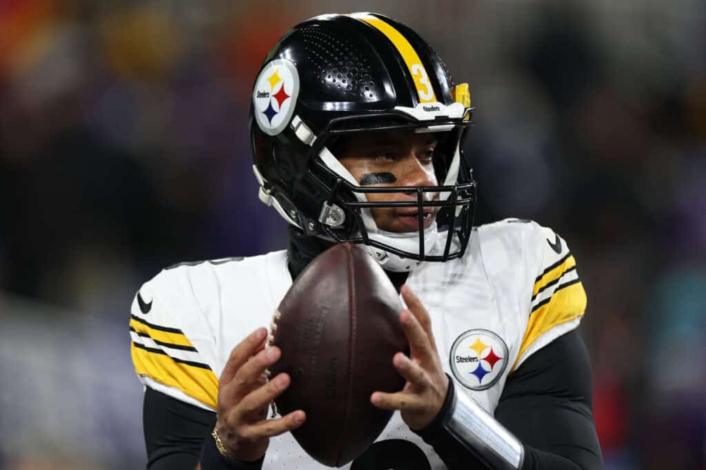 Insider Reveals Likely Reason Browns Are Waiting On Russell Wilson