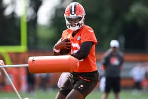 BEREA, OHIO - JUNE 10: Shedeur Sanders #12 of the Cleveland Browns runs a drill during Cleveland Browns mandatory minicamp at CrossCountry Mortgage Campus on June 10, 2025 in Berea, Ohio.