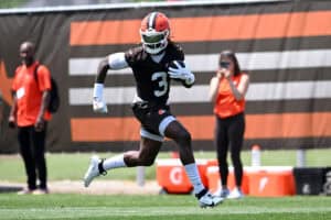 BEREA, OHIO - JUNE 11: Jerry Jeudy #3 of the Cleveland Browns runs a drill during Cleveland Browns mandatory minicamp at CrossCountry Mortgage Campus on June 11, 2025 in Berea, Ohio.
