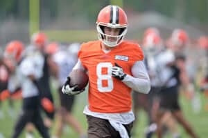 BEREA, OHIO - JUNE 12: Quarterback Kenny Pickett #8 of the Cleveland Browns runs a play during organized team activities at CrossCountry Mortgage Campus on June 12, 2025 in Berea, Ohio.