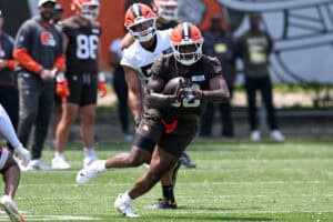 BEREA, OHIO - JUNE 04: Harold Fannin Jr. #88 of the Cleveland Browns runs a drill during Cleveland Browns OTA offseason workouts at CrossCountry Mortgage Campus on June 04, 2025 in Berea, Ohio