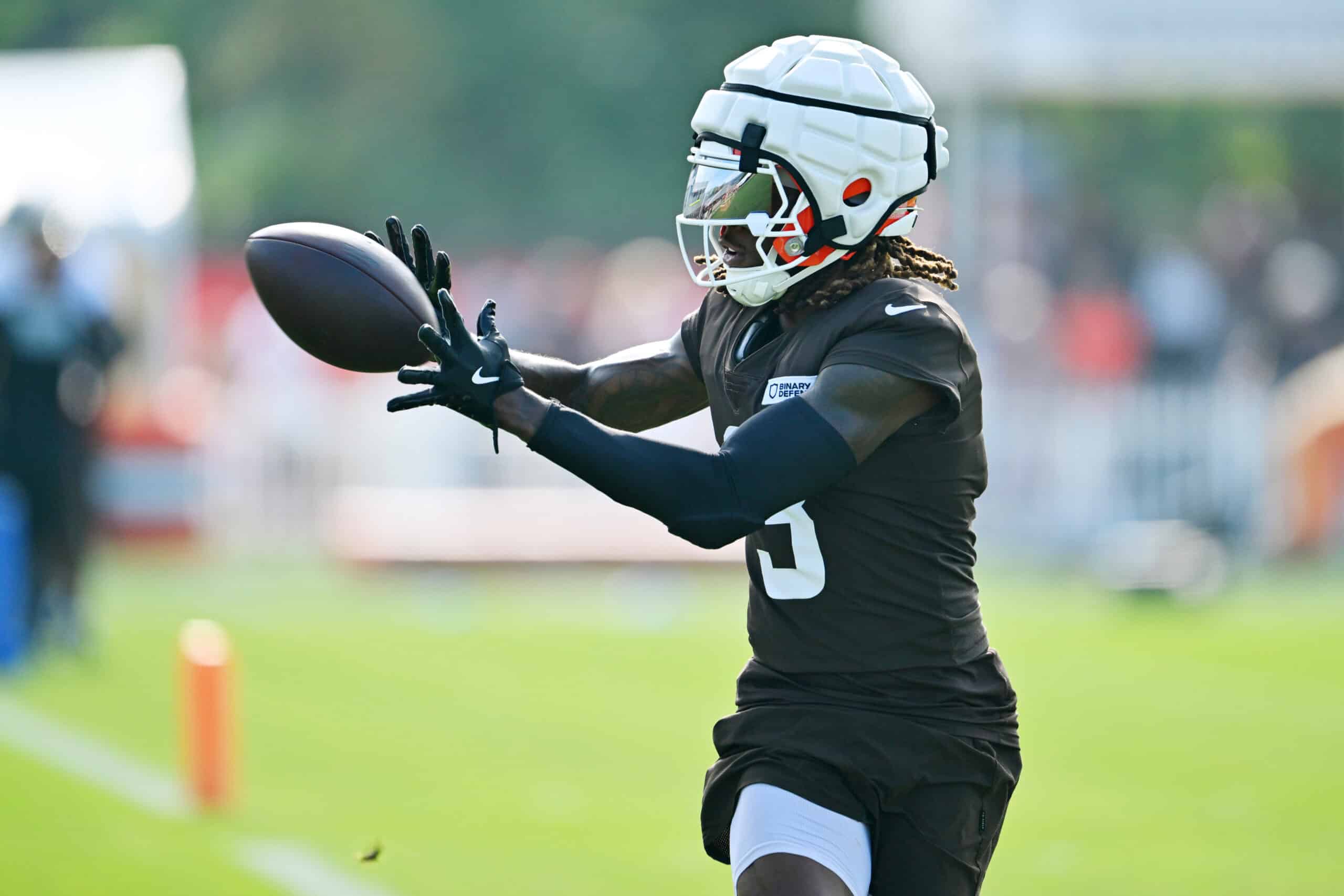 BEREA, OHIO - JULY 26: Wide receiver Jerry Jeudy #3 of the Cleveland Browns catches a pass during training camp at CrossCountry Mortgage Campus on July 26, 2025 in Berea, Ohio.