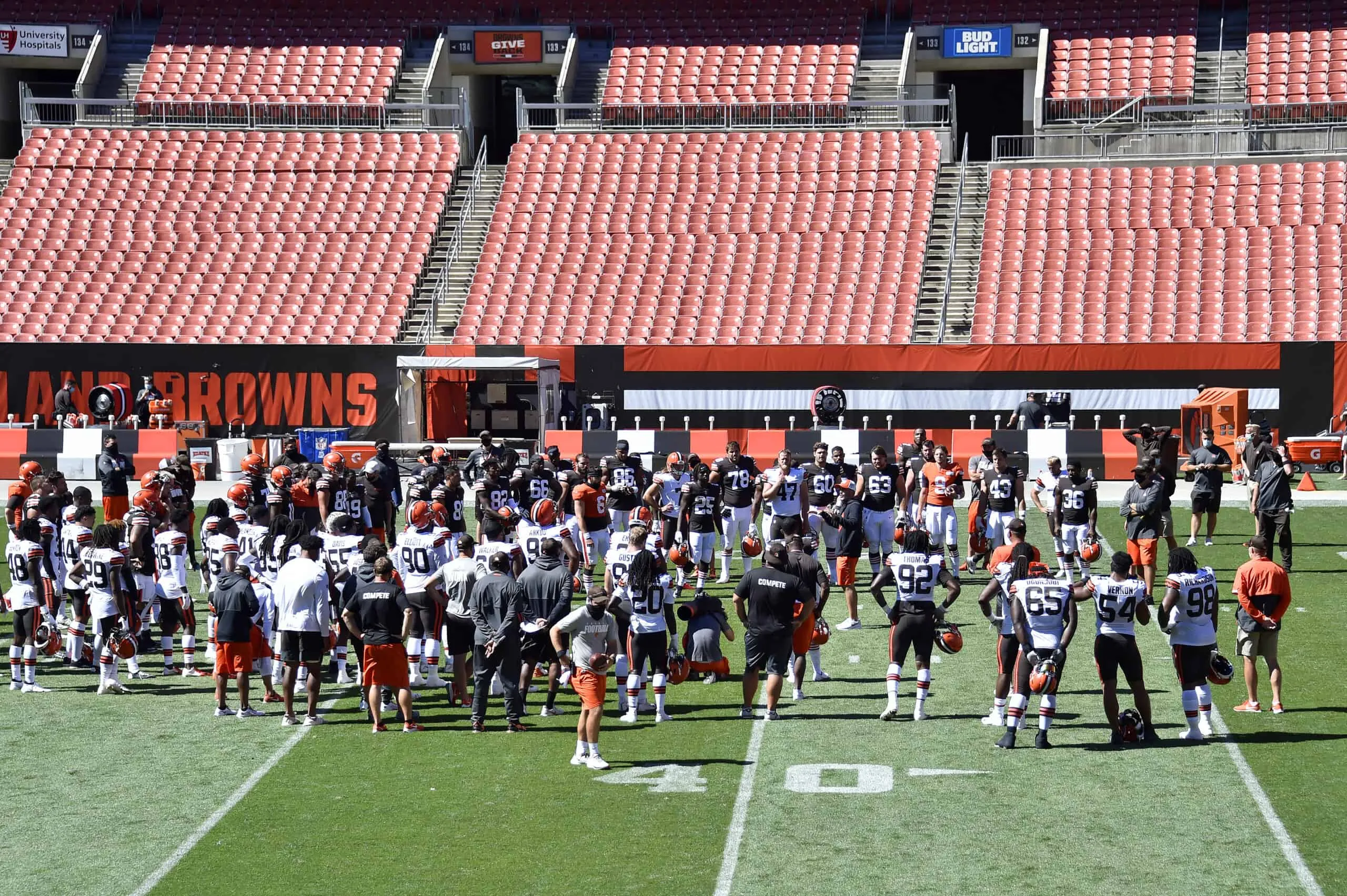 CLEVELAND, OHIO - AUGUST 30: Head coach Kevin Stefanski of the Cleveland Browns talks to his players during training camp at FirstEnergy Stadium on August 30, 2020 in Cleveland, Ohio.