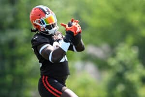 BEREA, OHIO - JUNE 11: David Njoku #85 of the Cleveland Browns catches a pass during Cleveland Browns mandatory minicamp at CrossCountry Mortgage Campus on June 11, 2025 in Berea, Ohio.
