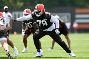BEREA, OHIO - JUNE 11: Dawand Jones #79 of the Cleveland Browns runs a drill during Cleveland Browns mandatory minicamp at CrossCountry Mortgage Campus on June 11, 2025 in Berea, Ohio.