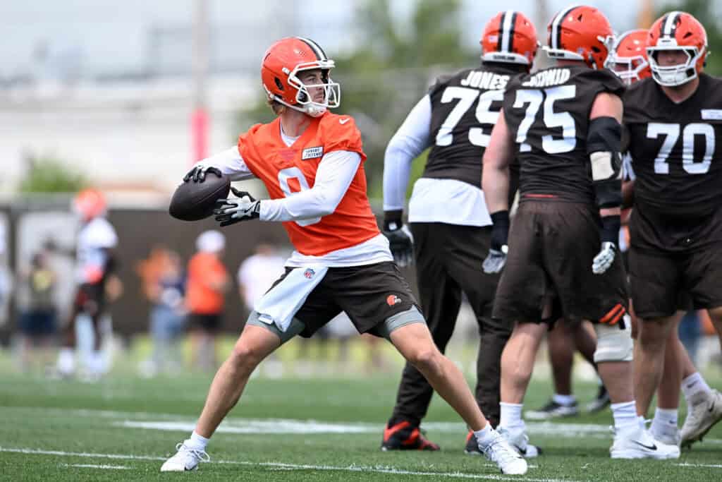 BEREA, OHIO - JUNE 10: Kenny Pickett #8 of the Cleveland Browns throws a pass during Cleveland Browns mandatory minicamp at CrossCountry Mortgage Campus on June 10, 2025 in Berea, Ohio.