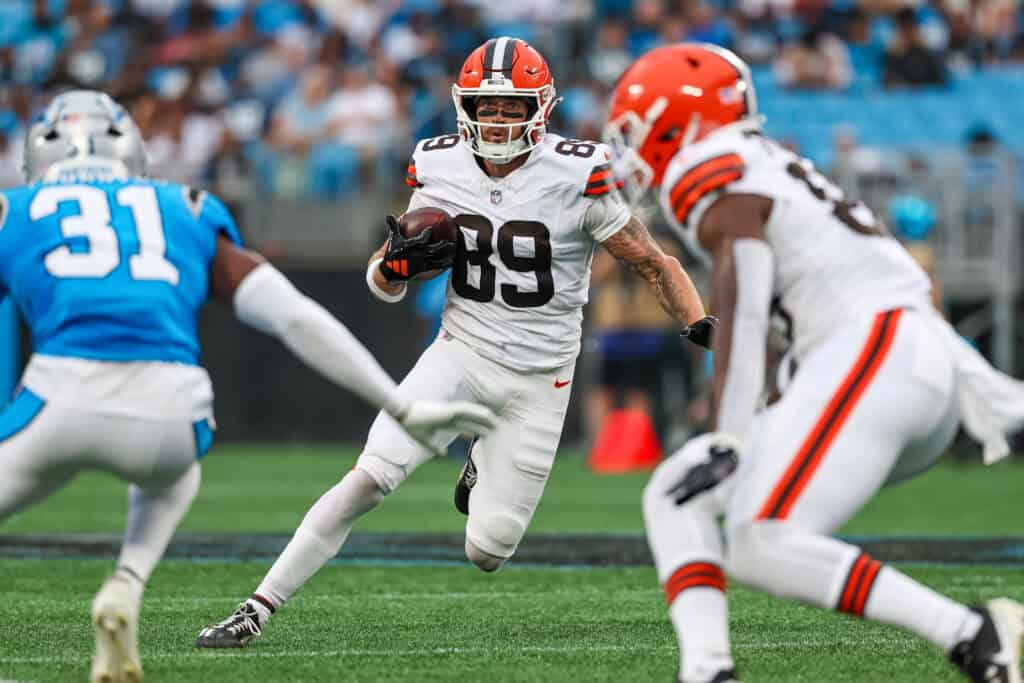 CHARLOTTE, NORTH CAROLINA - AUGUST 08: Kaden Davis #89 of the Cleveland Browns runs the ball during the first half of an NFL Preseason 2025 game against the Carolina Panthers at Bank of America Stadium on August 08, 2025 in Charlotte, North Carolina.