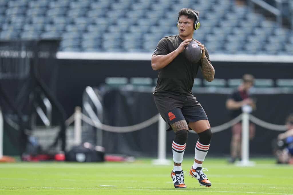 PHILADELPHIA, PENNSYLVANIA - AUGUST 16: Dillon Gabriel #5 of the Cleveland Browns warms up prior to the NFL Preseason 2025 game against the Philadelphia Eagles at Lincoln Financial Field on August 16, 2025 in Philadelphia, Pennsylvania.