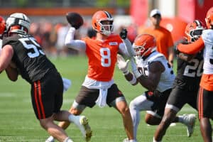 BEREA, OHIO - JULY 26: Quarterback Kenny Pickett #8 of the Cleveland Browns passes during training camp at CrossCountry Mortgage Campus on July 26, 2025 in Berea, Ohio.