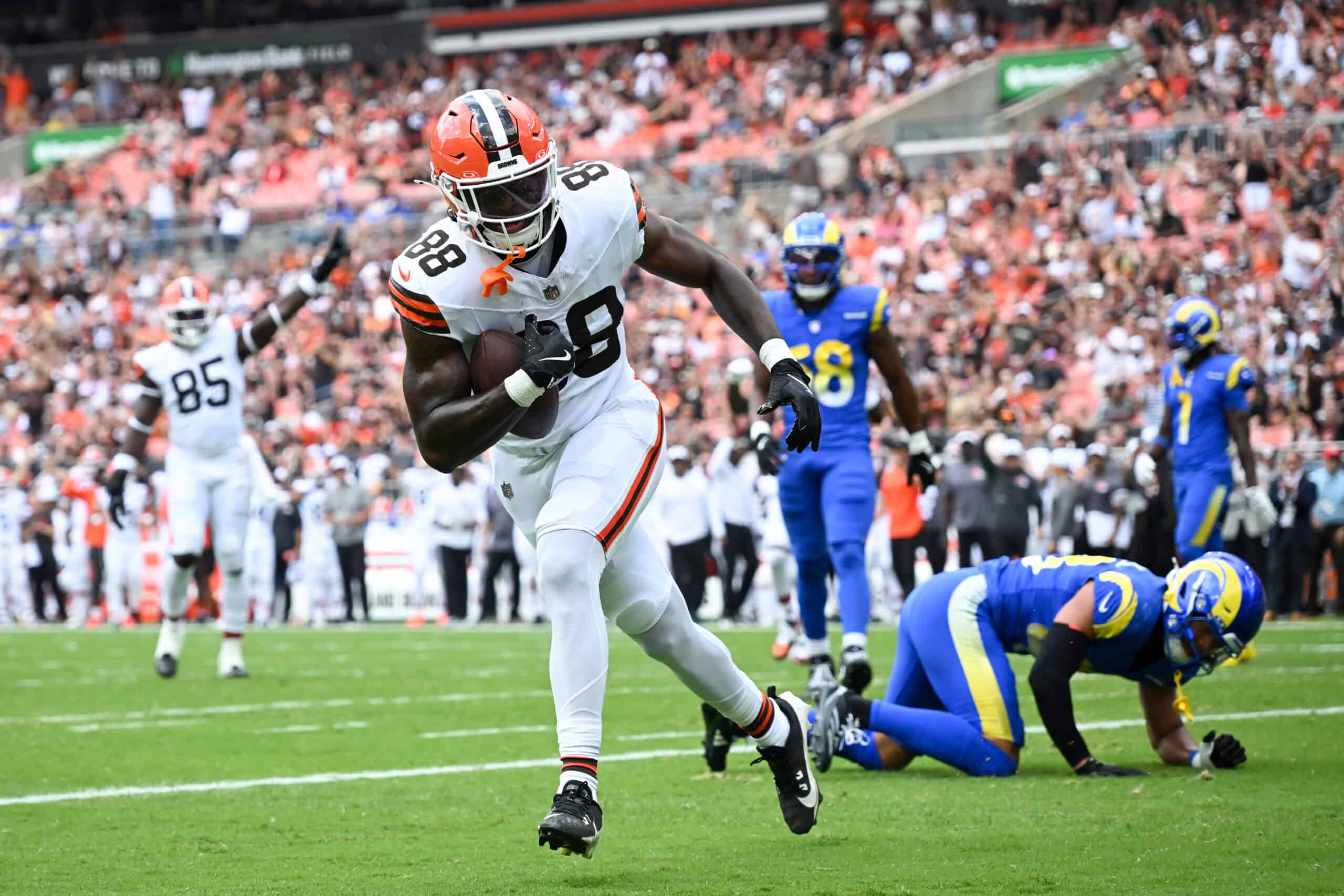 CLEVELAND, OHIO - AUGUST 23: Harold Fannin Jr. #88 of the Cleveland Browns catches a 15-yard touchdown pass during the first quarter of an NFL Preseason 2025 game against the Los Angeles Rams at Huntington Bank Field on August 23, 2025 in Cleveland, Ohio.