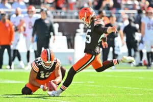 CLEVELAND, OHIO - SEPTEMBER 07: Andre Szmyt #25 of the Cleveland Browns attempts a field goal during the fourth quarter against the Cincinnati Bengals during the game at Huntington Bank Field on September 07, 2025 in Cleveland, Ohio.